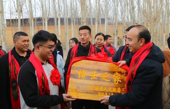 55a761eb9cc1cf0058361c73860d787f