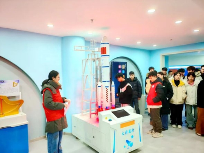 英吉沙县学子返乡志愿服务显担当