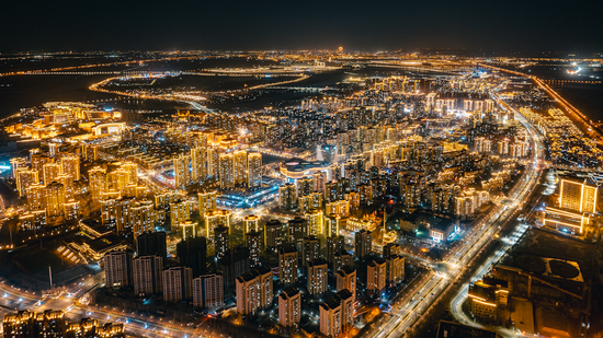 中新天津生态城打造“两纵+三横+多点”夜景灯光带