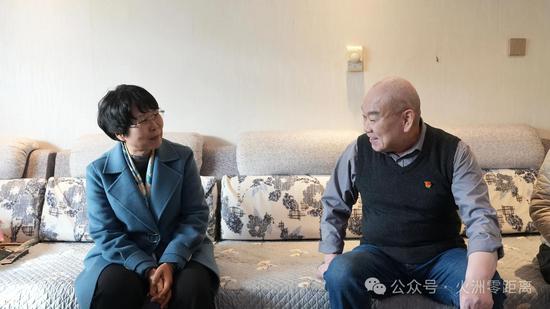 在丙午马年新春佳节即将来临之际，高昌区领导春节前开展走访慰问活动，向全区各族干部群众致以美好的新春祝福。许艳宏 摄