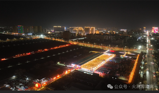 2月15日晚，“幸福吐鲁番 欢乐中国年”马年灯会在吐鲁番葡萄夜市盛大开幕。阿地力·阿力米提 摄