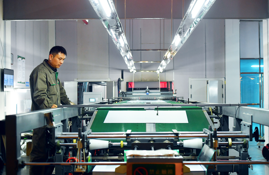 位于清镇经开区的贵州柯印数码科技有限公司生产车间。代胜强 摄