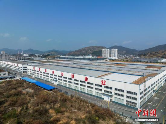 航拍贵州省毕节高新区轻纺城一隅。李安连 摄