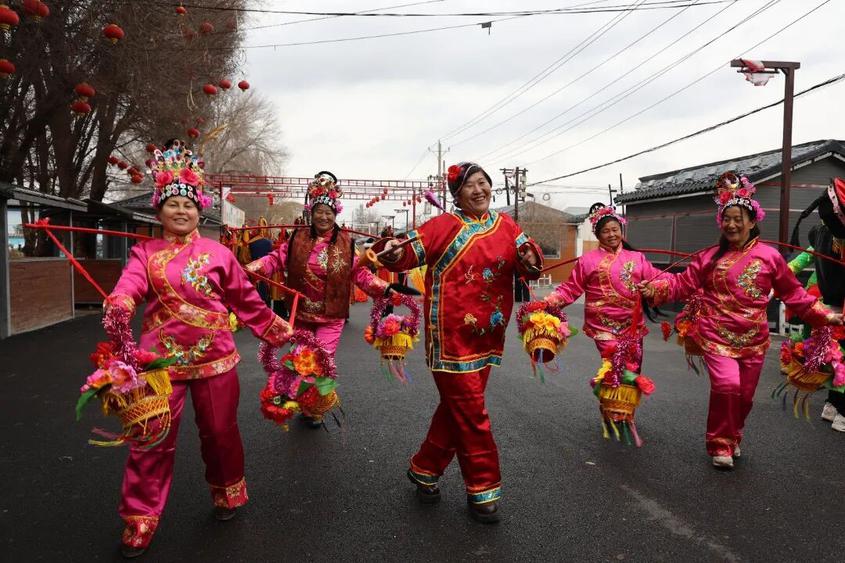 察布查尔县社火彩排火热进行中
