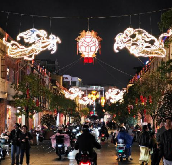 （寻味中华｜风俗）流光溢彩上元夜 千盏花灯照泉州