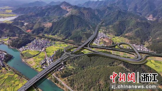 杭淳开衢州段项目效果图。 浙江交通集团 供图 杭淳开衢州段项目效果图。 浙江交通集团 供图