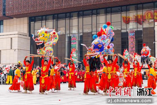 近日，演出现场。冯阳康&nbsp;摄