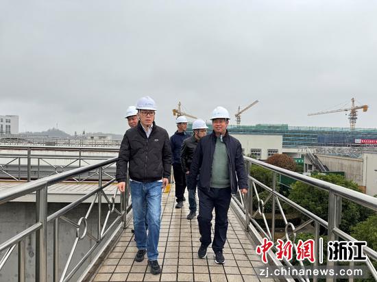 日前，钱江水利开发股份有限公司副总经理王珂带队检查南山水厂春节节后安全工作。夏炜&nbsp;供图