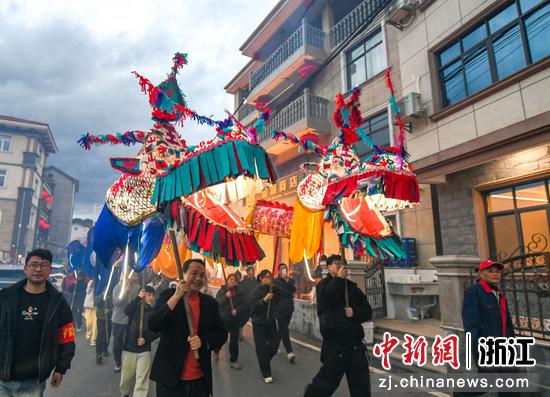 瑶村村的舞龙活动现场。杨波&nbsp;供图