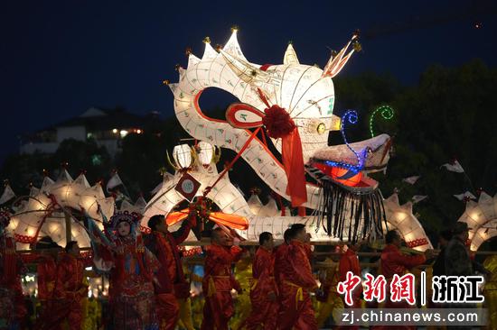 舞龙现场。&nbsp;缙云县委宣传部&nbsp;供图