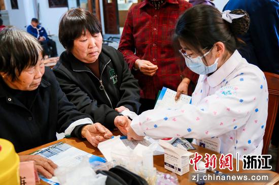 义诊现场。宁溪镇人民政府供图