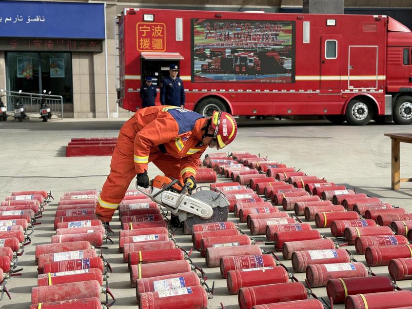 新疆库车多部门联合开展“3.15”假冒伪劣消防产品集中销毁仪式