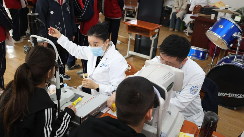 玉奇吾斯塘乡：公益暖乡野 明眸伴成长