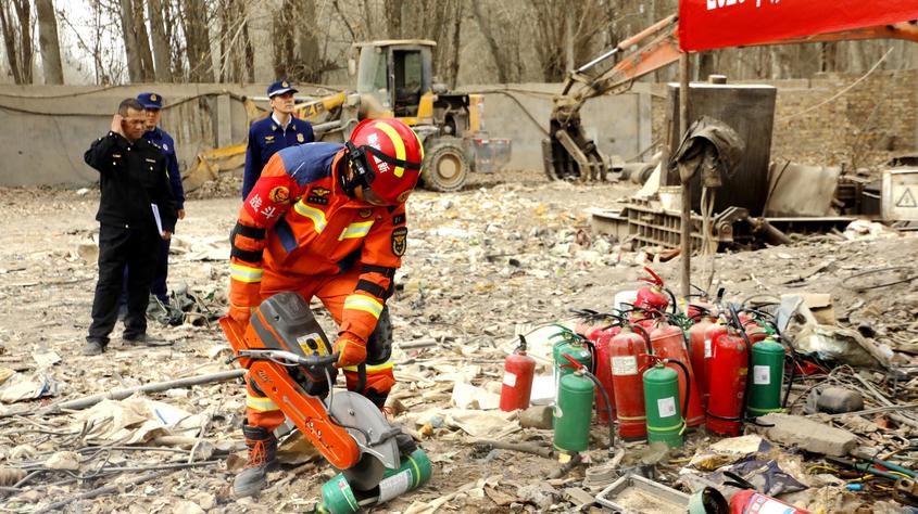 莎车县多部门联合开展消防产品专项检查暨集中销毁行动