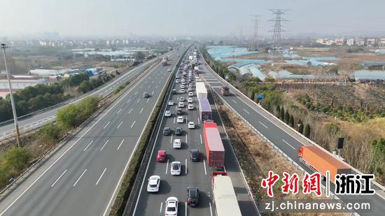 杭金衢高速大流量有序通行。浙江交通集团&nbsp;供图