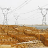 新疆若羌：立体防沙体系为“疆电外送”第四通道筑起生态屏障