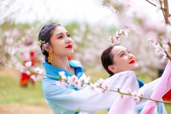 买买提艾力·艾尼瓦尔 摄