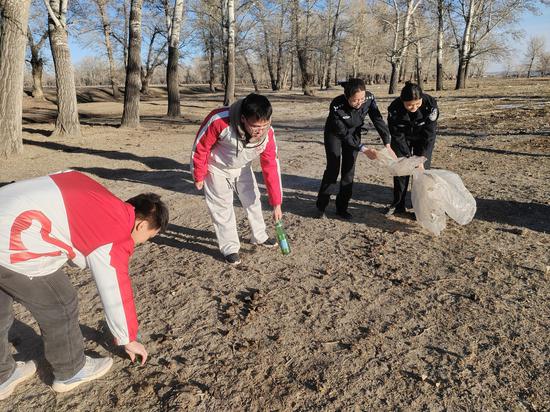 4261cccbb98114875f723b28dd7f47bf