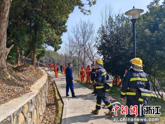 当地开展演练现场。崇贤街道供图