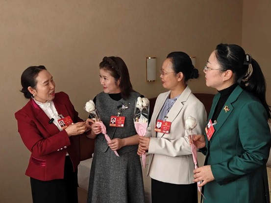 吴文秀把这支“花”带到了北京……