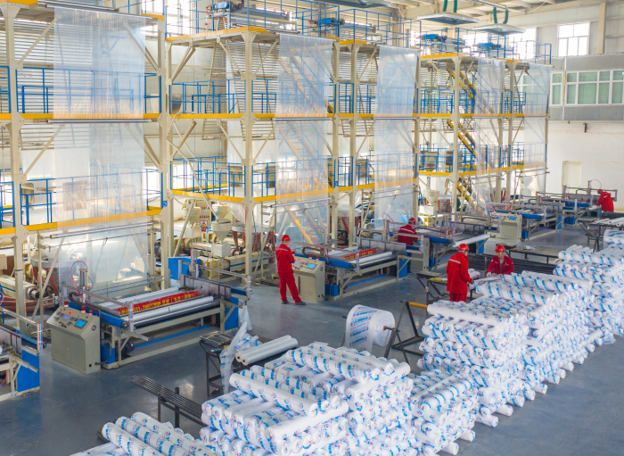 新疆尉犁：农资企业生产忙