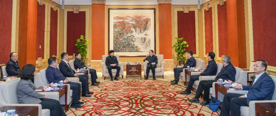 3月17日下午，上海市副市长陈宇剑与克拉玛依市委书记马学良一行在沪座谈交流。克拉玛依融媒记者 闵勇 摄3