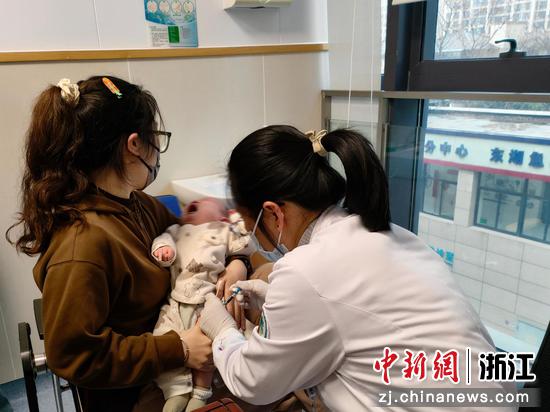 接种现场。受访者供图