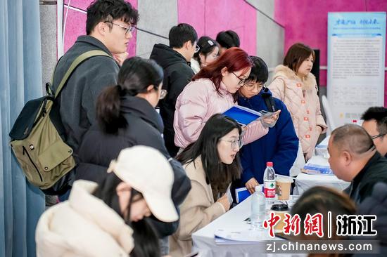 活动现场。绍兴市人力社保局 供图 活动现场。绍兴市人力社保局 供图