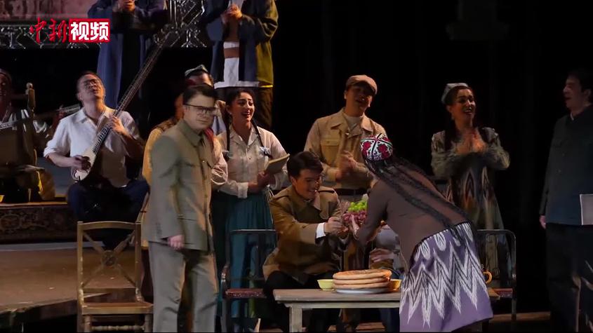 第四届新疆文化艺术节开幕式上演歌剧《木卡姆恋歌—万桐书》