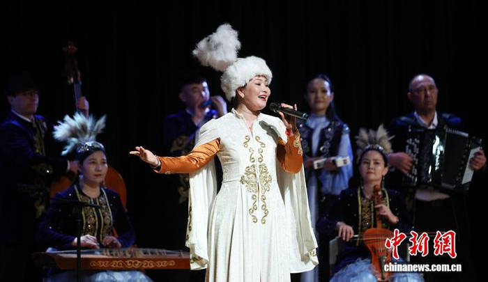 北京：《我的阿勒泰》非遗文化歌舞走进高校