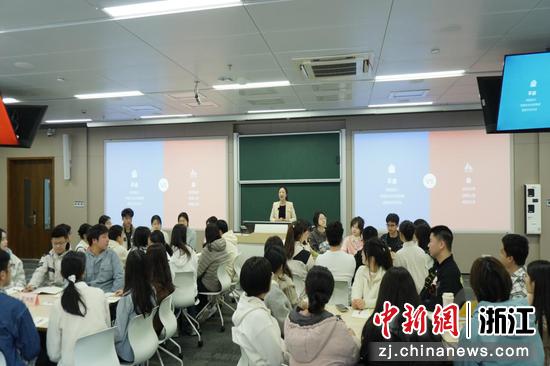 3月21日,课程现场。李佳音 摄 3月21日,课程现场。李佳音 摄