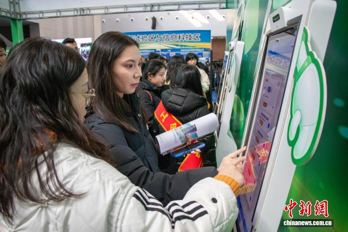 倪文艳：中国劳动法治建设如何在新疆“结出新果”？