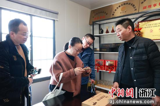 浙江省长兴县白岘村星芝康灵芝种植基地。煤山镇供图
