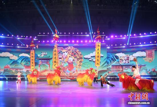 图为开幕式文体展演。中新社记者 佟郁 摄 图为开幕式文体展演。中新社记者 佟郁 摄