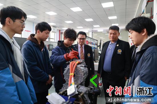 近日,交流现场。黄小花 摄 近日,交流现场。黄小花 摄