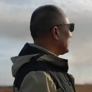 孙栋：我在克拉玛依盐碱地种树