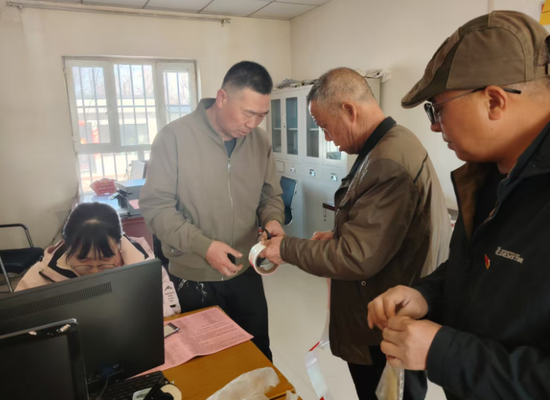 31e3c5ef-0594-4e49-9bf5-fd19a293026b