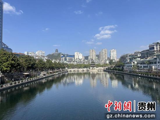 甲秀楼。杨茜 摄