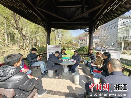 宣讲活动现场。煤山镇供图 宣讲活动现场。煤山镇供图
