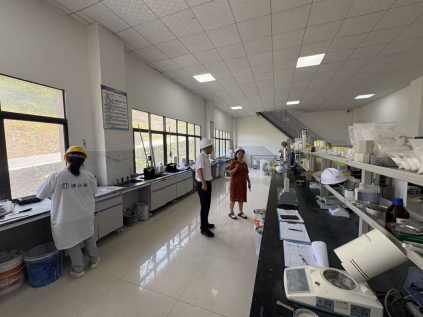 图为贵州捷众森建材有限公司工作间