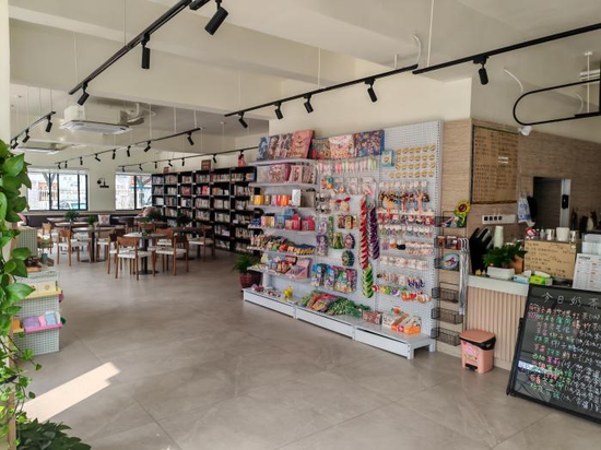 桃园江社区兼具文旅体验功能的“小卖部” 桃园江社区兼具文旅体验功能的“小卖部”