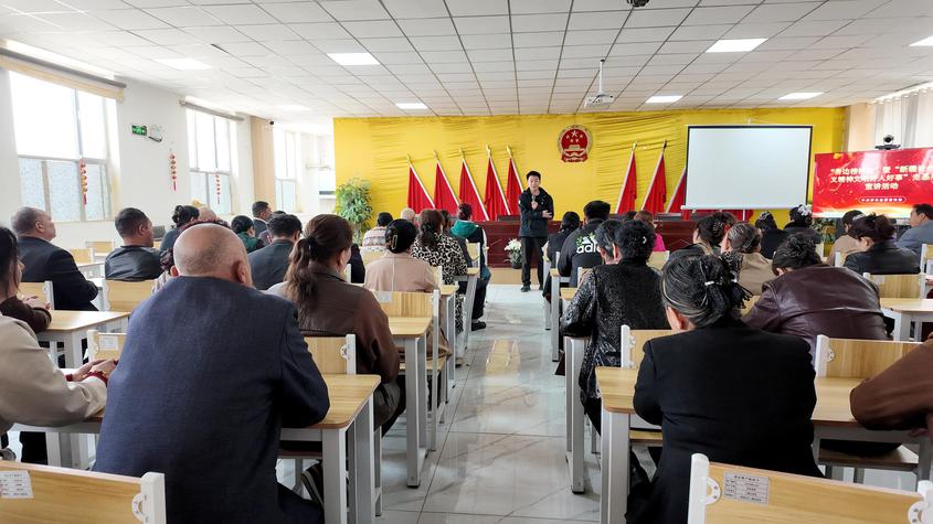 莎车县开展“身边榜样说”暨“新疆社会主义精神文明好人好事”走基层宣讲活动