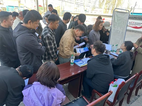 察布查尔县：搭建供需对接桥梁实现就业用工双向共赢