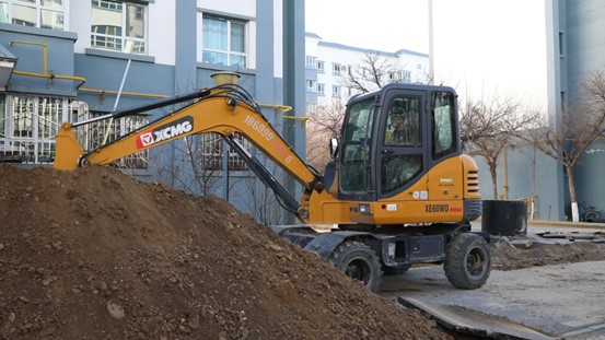 察布查尔县：老旧小区建设提升改造项目全面复工民生工程“加速跑”