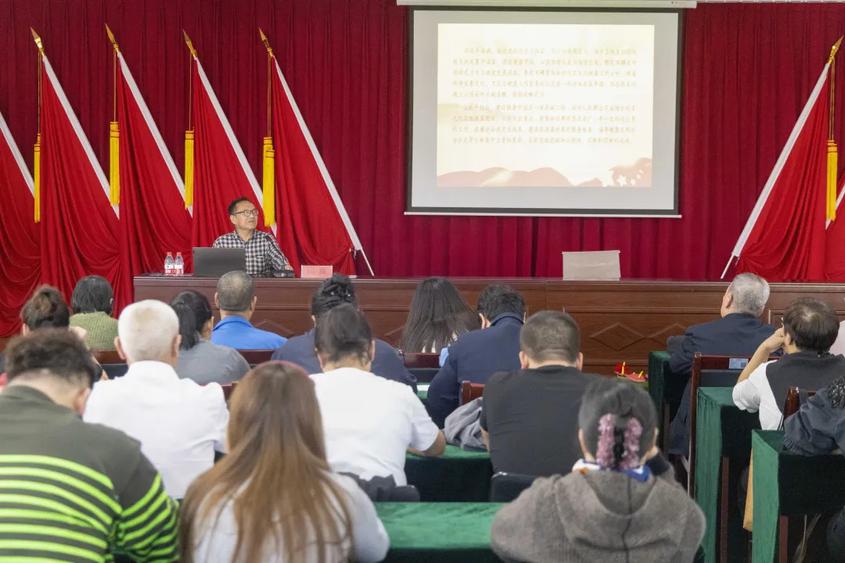 自治州学习贯彻全国两会精神巡回宣讲走进精河县