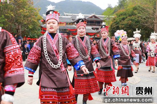 4月2日，剑河县岑松镇温泉村姊妹节活动现场。杨洁茹 摄