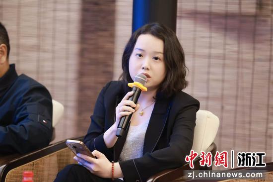 盛蕾佳作交流分享。孙杨洋 摄 盛蕾佳作交流分享。孙杨洋 摄