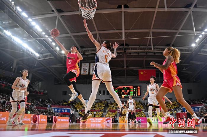 WCBA季后赛半决赛第1轮:山西竹叶青酒胜新疆天山 WCBA季后赛半决赛第1轮:山西竹叶青酒胜新疆天山