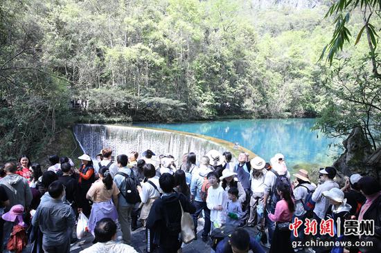 小七孔景区卧龙潭。