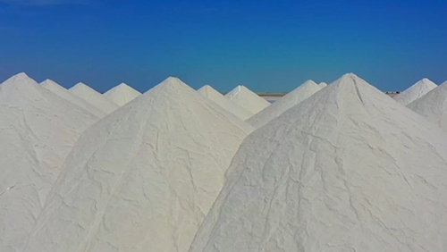 大美边疆看我家 | 艾兰盐湖：地处戈壁深处的“大漠银海”